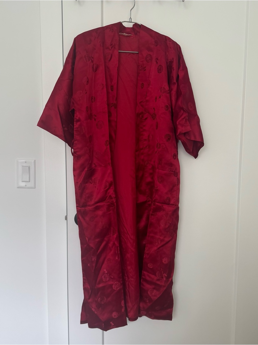 Vintage 100% Silk Kimono Robe Cardigan Duster Red Jacquard Made in Hong Kong S